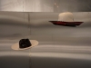 A la sombra y con sombreros (A l’ombre et avec des chapeaux), 2020, Two hats detail, blown glass, color white and red, 34 x 17 cm, unique pieces. Production Fondation d’entreprise Martell. Exhibition Places to be, Fondation d’entreprise Martell, Cognac, France