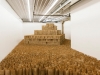 Devota, 2015, installation, 12000 sacs en papier marron, dimensions variables, pièces uniques. Photo © Skyler Edwards