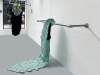 Cocon (Sardine), 2023, sculpture, cuir recyclé couleur turquoise, tissu, 125 x 60 x 100 cm environ, pièce unique. Vue de l’exposition The World in My Mouth, Galerie Dohyang Lee, Paris, France, 2023