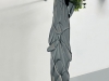 Cocon (Libellule), 2023, sculpture, cuir recyclé couleur argent, tissu, 180 x 70 x 30 cm environ, pièce unique. Vue de l’exposition The World in My Mouth, Galerie Dohyang Lee, Paris, France, 2023