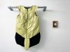 Cocon (Ornithorynque), 2023, sculpture, cuir recyclé couleur beige, tissu, 105 x 60 x 15 cm environ, pièce unique. Vue de l’exposition The World in My Mouth, Galerie Dohyang Lee, Paris, France, 2023