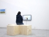 No place for losers, 2014, installation vidéo, vidéo, 10’ sur écran plat accroché au mur, banquette en bois, 50 x 150 x 50 cm