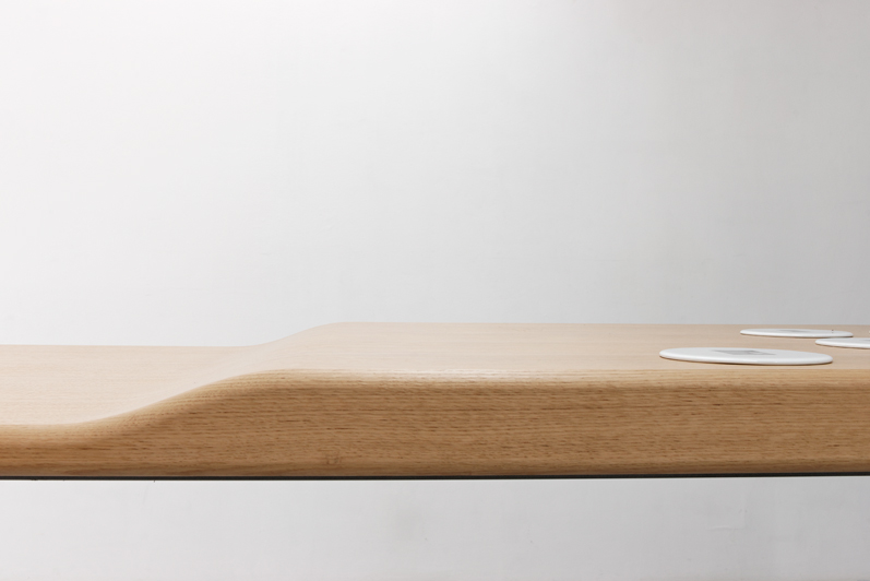 This object, or this table, should be considered more like a sculptural object, 2012, bois de chêne, métal, pierre naturelle, pièce unique